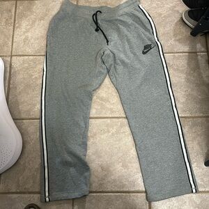 Nike Sweat Pants Grey with black/white stripe on sides EUC SIZE XXL